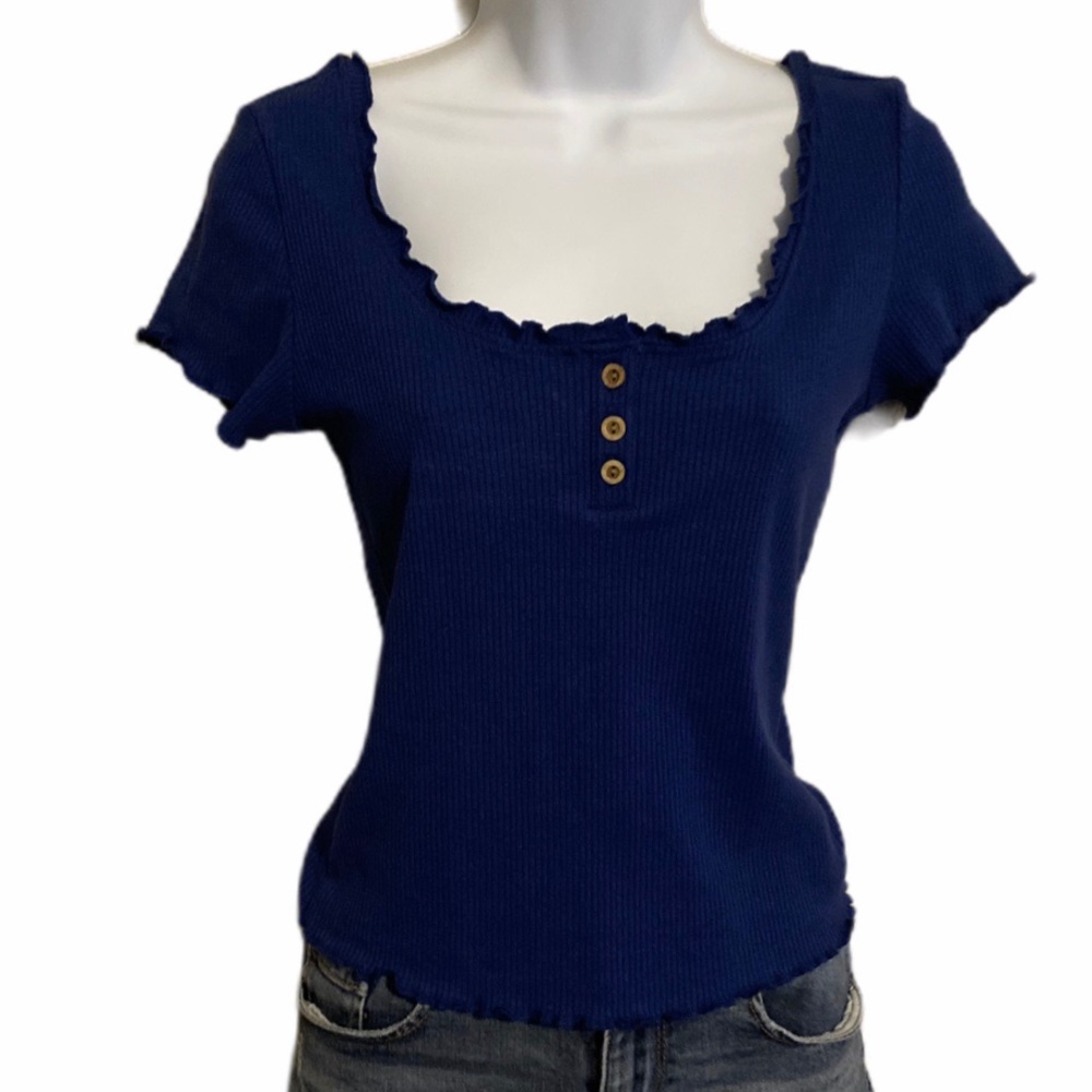 Ultra Flirt Lettuce Edge Top